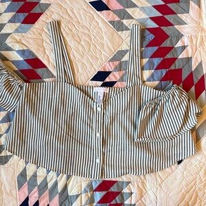 Cropped of the shoulder top